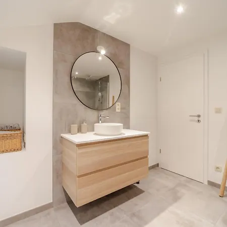 Maison Entiere Dans Le Village De Coo 스타블로